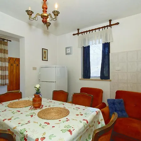 2 Bedroom Nice Apartment In Porec Exterior photo