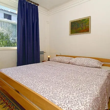 2 Bedroom Nice Apartment In Porec Exterior photo
