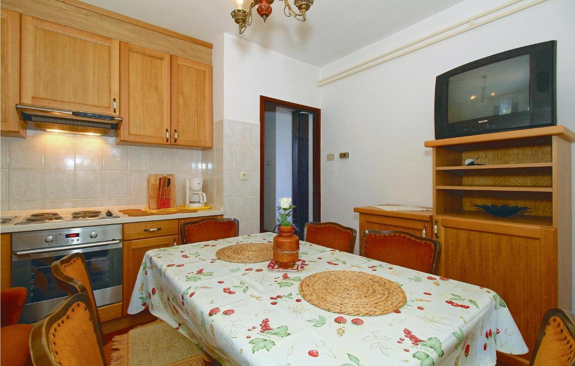 Apartment 2 Bedroom In