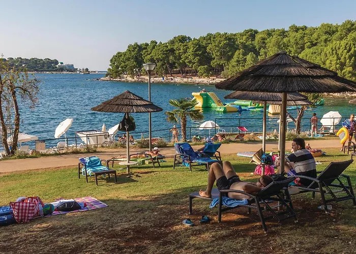 2 Bedroom Nice Apartment In Porec